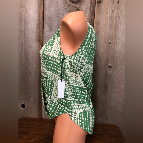 Velvet by Graham & Spencer Zita Blouse Tank Top in Green Size XS - Picture 2 of 16
